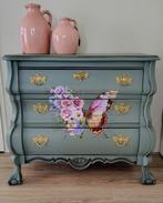 Oud groen buikkastje met vlinder en bloemen, Huis en Inrichting, Kasten | Ladekasten, Ophalen, Minder dan 50 cm, Gebruikt, Vintage