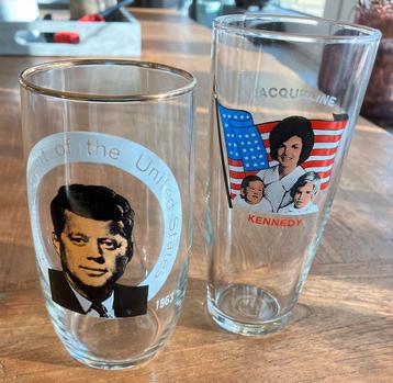 2 glazen van Kennedy zeer goede staat beschikbaar voor biedingen