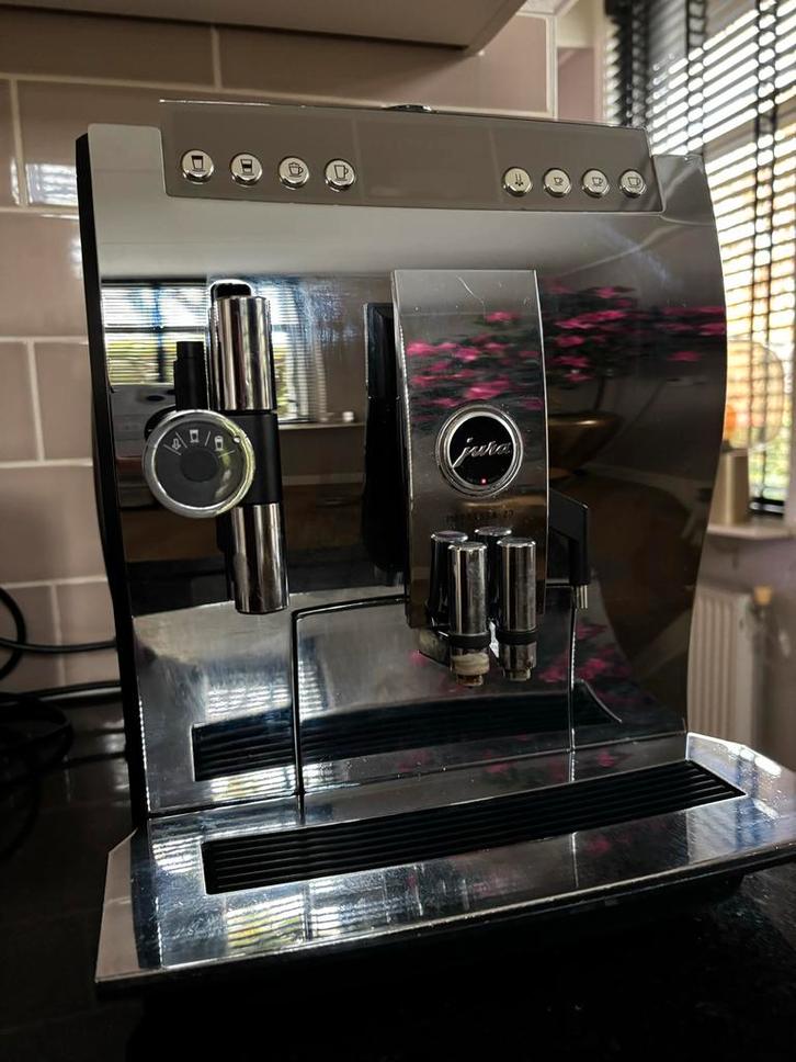 Jura Impressa Z7 Chroom - Inclusief Extra's!, Witgoed en Apparatuur, Koffiezetapparaten, Gebruikt, Koffiebonen, Koffiemachine