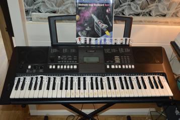 Yamaha Keyboard PSR-E423 met Extra's beschikbaar voor biedingen