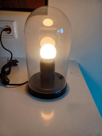 lamp in stolp beschikbaar voor biedingen