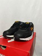 NIEUW! Maat 41 - Nike Air Max 90 Spray Paint Swoosh, Verzenden, Zwart, Nike, Nieuw