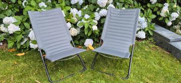 2 nieuwe tuinstoelen beschikbaar voor biedingen