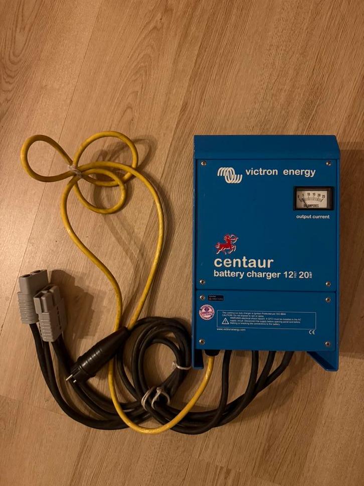Victron energy centaur battery charger 12/20 ip21, Auto-onderdelen, Accu's en Toebehoren, Gebruikt, Ophalen of Verzenden