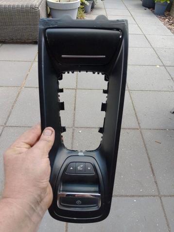 Middenconsole C5  beschikbaar voor biedingen