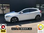 Volvo V40 1.5 T3 POLAR+ SPORT **Trekhaak/Pano dak**, Auto's, 65 €/maand, Euro 6, 4 cilinders, 700 kg