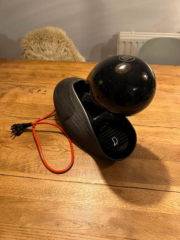 Dolce Gusto Movenza koffiemachine, Witgoed en Apparatuur, Koffiezetapparaten, Gebruikt, Koffiepads en cups, Koffiemachine, Afneembaar waterreservoir