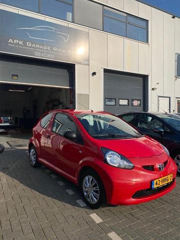 Toyota Aygo 1.0 12V NWE APK**STUUR BEKR.**  beschikbaar voor biedingen