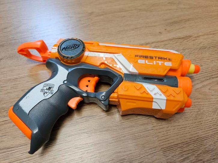 Nerf N-Strike Elite Firestrike, Kinderen en Baby's, Speelgoed | Buiten | Actiespeelgoed, Zo goed als nieuw, Ophalen of Verzenden