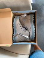 Palladium grijs gevoerd nieuw 39, Schoenen met lage hakken, Ophalen of Verzenden, Grijs, Palladium