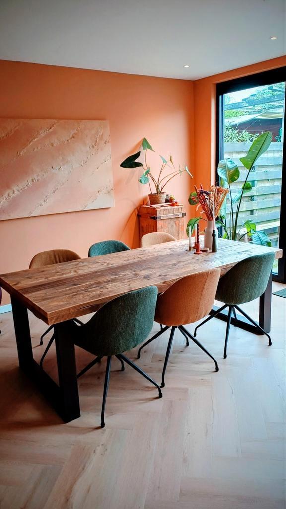 Steigerhouten eettafel met stalen poten, Huis en Inrichting, Tafels | Eettafels, Gebruikt, 50 tot 100 cm, 200 cm of meer, Vijf personen of meer