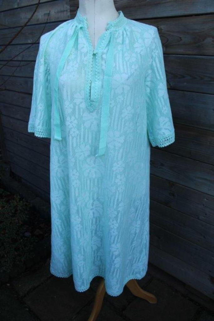 Originele retro Hanro jurk 50s 60s maat 42 vintage Vaste pri, Kleding | Dames, Pyjama's, Zo goed als nieuw, Maat 42/44 (L), Ophalen of Verzenden