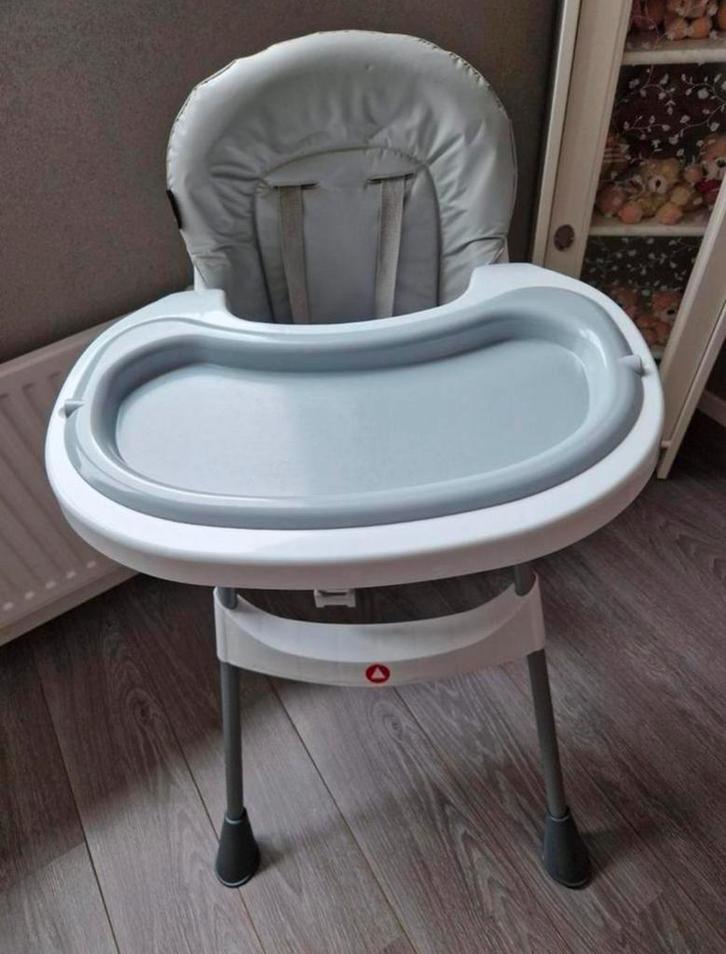 Mooie kinderstoel afneembaar eetblad TK, Omg Gorinchem, Kinderen en Baby's, Kinderstoelen, Zo goed als nieuw, Overige typen, Afneembaar eetblad