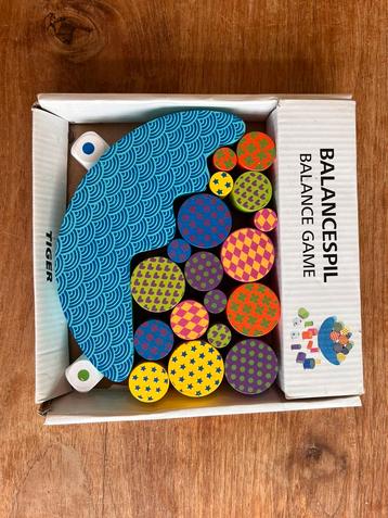 Houten balansspel beschikbaar voor biedingen