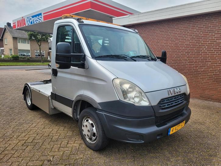 Iveco Daily 40c17 be trekker bj 2012 nieuwe apk  euro 5, Auto's, Bestelauto's, Particulier, ABS, Adaptieve lichten, Airbags, Airconditioning