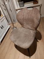 2 stoelen leverkleurig. Met gebruiksporen graties, Ophalen of Verzenden, Zo goed als nieuw, Vijf, Zes of meer stoelen