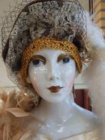 Porseleinen Buste op voet  59 cm hoog., Ophalen of Verzenden