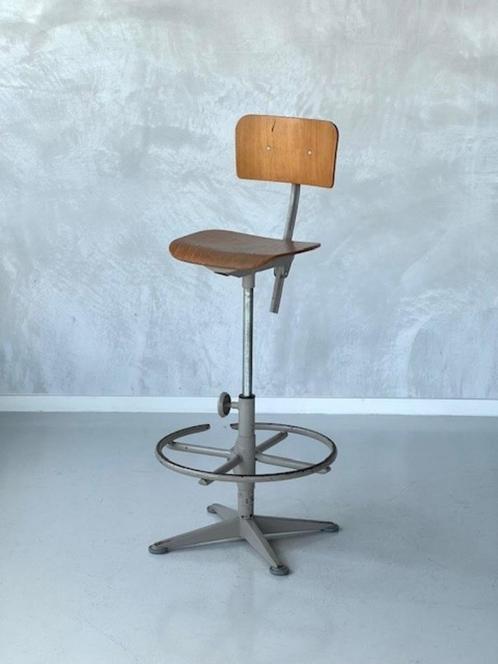 Ahrend tekentafelstoel Friso Kramer tekenstoel burostoel, Huis en Inrichting, Stoelen, Gebruikt, Eén, Hout, Metaal, Bruin, Ophalen