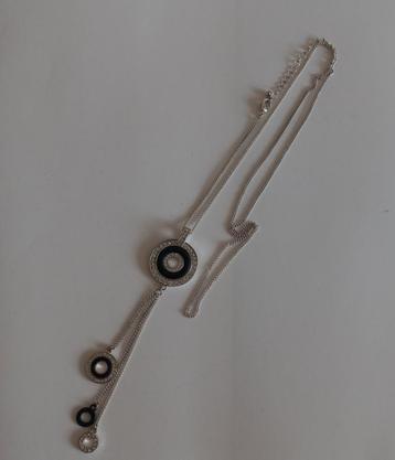 Zilverkleurig ketting (51 cm) met leuke hanger van 12 cm  beschikbaar voor biedingen