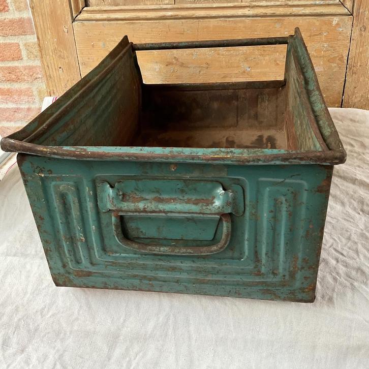 Jaren 60 bak, industrieel, magazijnbak,gereedschapsbak,retro, Huis en Inrichting, Woonaccessoires | Kisten, Gebruikt, Minder dan 50 cm