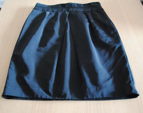 Marc Cain rok maat 4 (maat 40) - diep zwart, Kleding | Dames, Rokken, Zo goed als nieuw, Maat 38/40 (M), Zwart, Knielengte, Verzenden