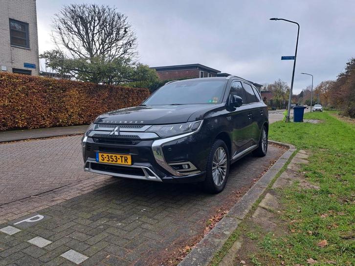 Mitsubishi Outlander 2.4 Phev 240pk 4WD Aut 2019 trekhaak, Auto's, Mitsubishi, Particulier, Outlander, 360° camera, 4x4, ABS, Achteruitrijcamera
