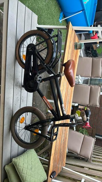 Stoere 16’ jongensfiets beschikbaar voor biedingen