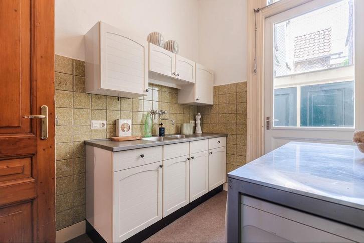 Witte Keuken met Bovenkasten gratis af te halen., Huis en Inrichting, Keuken | Complete keukens, Enkelwandige keuken, Wit, Staal of Rvs