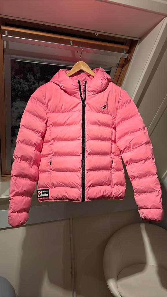 Roze skijas Superdry, Kleding | Dames, Wintersportkleding, Zo goed als nieuw, Jack, Ophalen of Verzenden