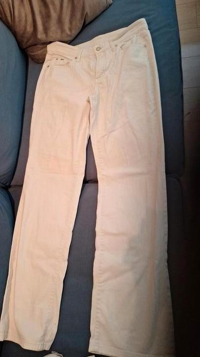mt 38 Cambio witte flair broek, Kleding | Dames, Spijkerbroeken en Jeans, Gedragen, W30 - W32 (confectie 38/40), Wit, Ophalen of Verzenden