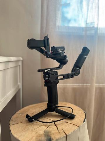 DJI RS3 mini met handle en statief beschikbaar voor biedingen