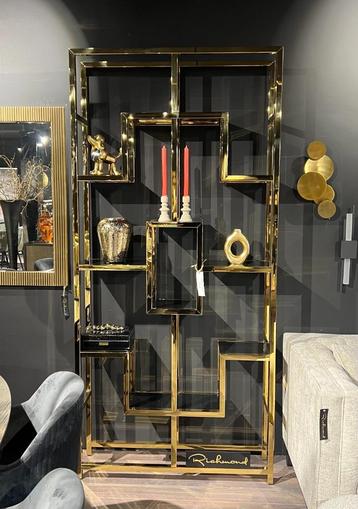Boekenkast van Richmond Interiors Magnus Gold  beschikbaar voor biedingen