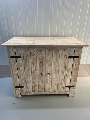 Charmante commode van Amigo’s & Amiga’s Furniture. beschikbaar voor biedingen