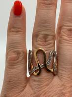 V485 Prachtige zilveren bicolor ring maat 19, 19 tot 20, Ophalen of Verzenden, X, Dame