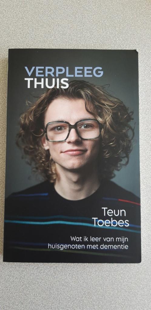 Teun Toebes - VerpleegThuis, Boeken, Overige Boeken, Zo goed als nieuw, Ophalen of Verzenden