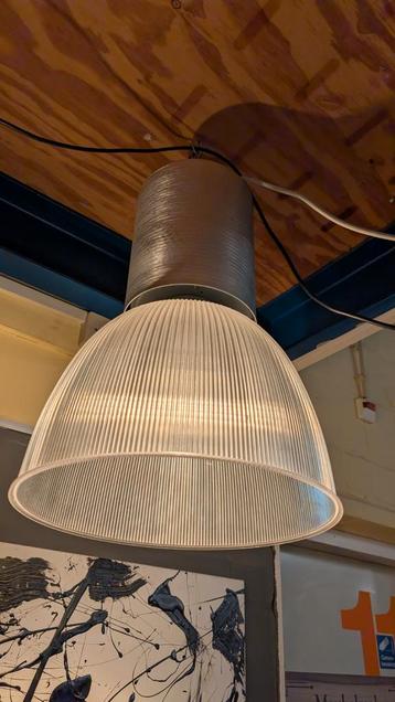 Industriële Hanglamp - Robuust Design beschikbaar voor biedingen