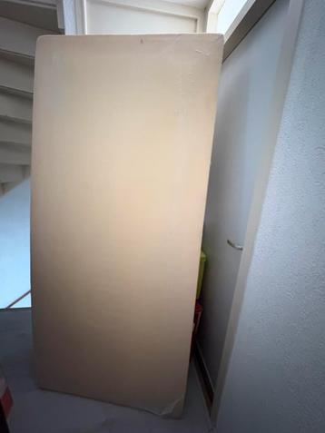 Matras zonder hoes beschikbaar voor biedingen