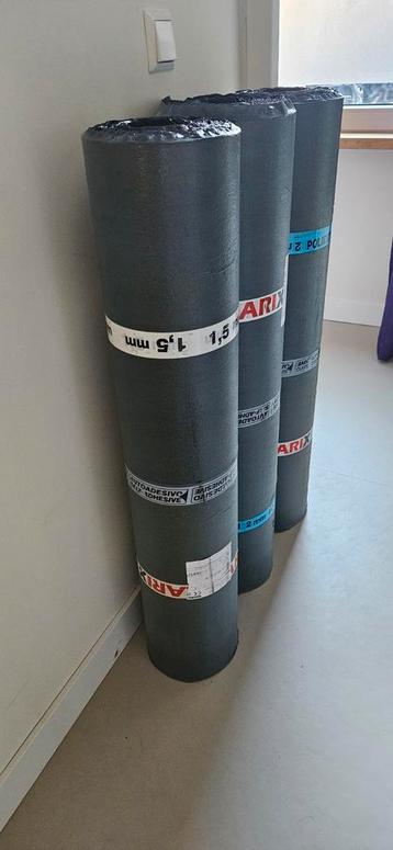 30m Dakbedekking Zelfklevend Bitumen - 3 Rollen (45m²) beschikbaar voor biedingen