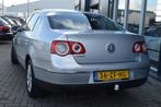 Volkswagen Passat 2.0 FSI Comfortline | Clima | Cruise | NAP, Voorwielaandrijving, Gebruikt, Zwart, 4 cilinders