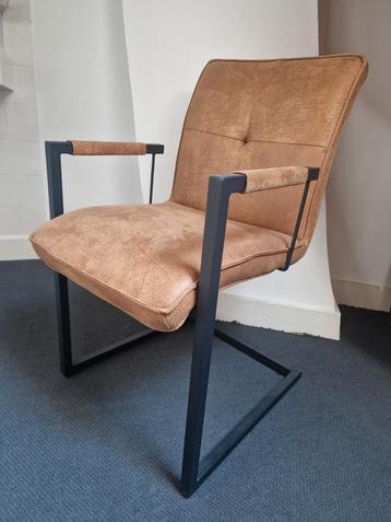 Mooie nieuwe kunstleren stoel p/st € 40,- beschikbaar voor biedingen