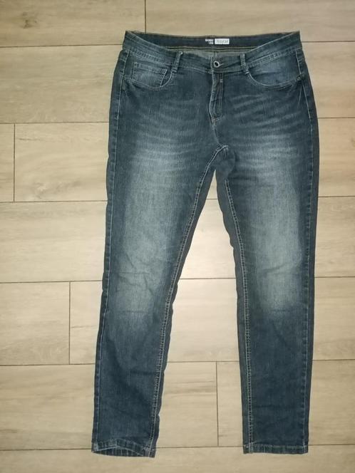 Yessica "skinny leg" donkerblauwe spijkerbroek maat 44, Kleding | Dames, Spijkerbroeken en Jeans, Zo goed als nieuw, W33 - W36 (confectie 42/44)