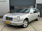 Mercedes-Benz E-klasse Combi 320 Avantgarde 4-Matic 7-PERS /, Auto's, Gebruikt, Vierwielaandrijving, 92 €/maand, 1500 kg
