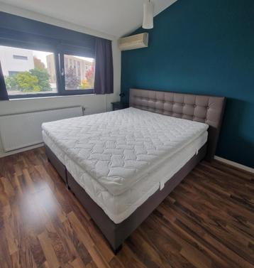 Van der Valk boxspring 180x200 – 2 jaar oud, compleet beschikbaar voor biedingen