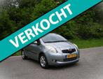 Toyota Yaris 1.3 VVTi Luna MMT AUTOMAAT . Airco . Trekhaak ., Stof, Gebruikt, 4 cilinders, Bedrijf