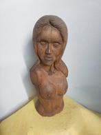 13905) mooi houten beeld  dame  hoog  34cm gesigneerd, Antiek en Kunst, Kunst | Beelden en Houtsnijwerken, Ophalen of Verzenden
