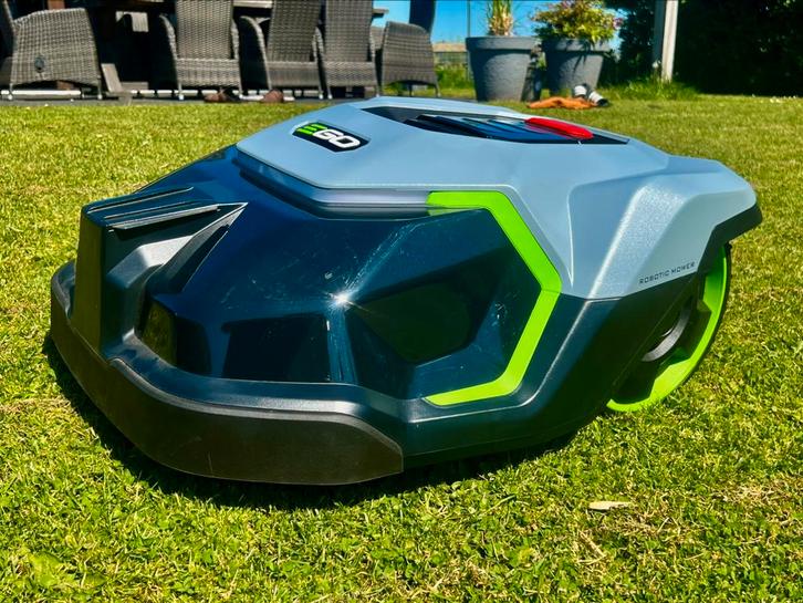 EGO RM4000-E robotmaaier, 4000m2, draad + GPS ondersteuning., Tuin en Terras, Robotmaaiers, Nieuw, 20 tot 25 cm, Met regensensor