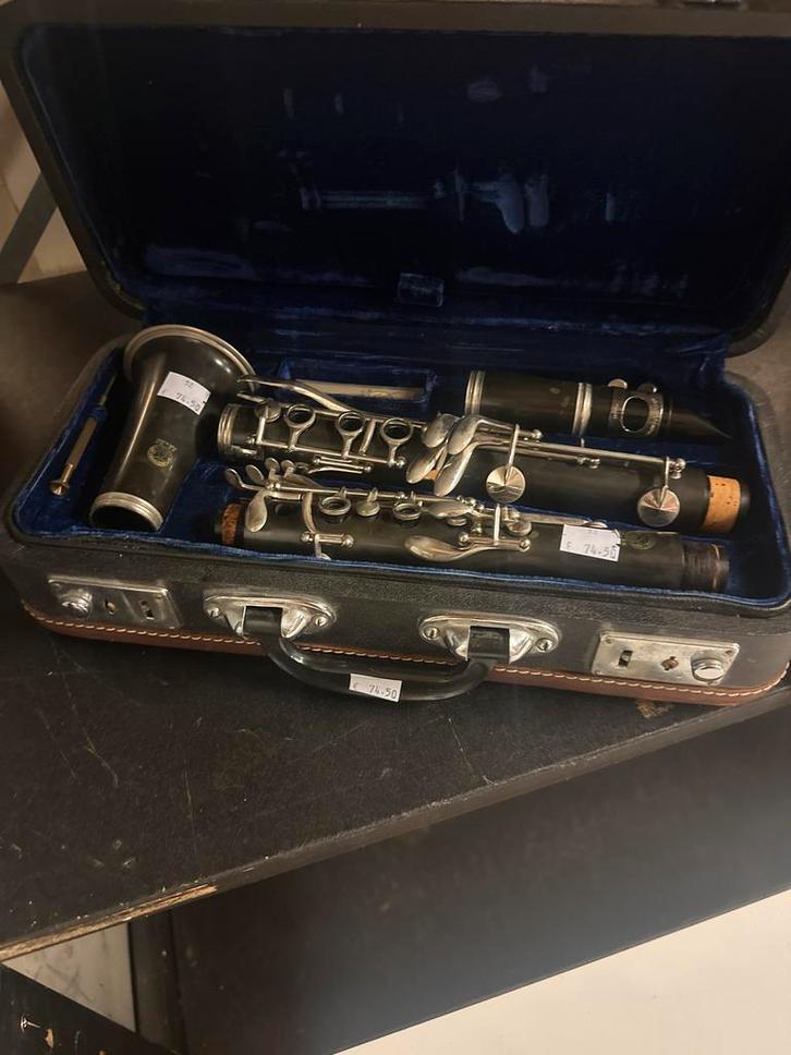 Klarinet - Muziekinstrument, Muziek en Instrumenten, Blaasinstrumenten | Klarinetten, Gebruikt, Bes-klarinet, Hout, Met koffer