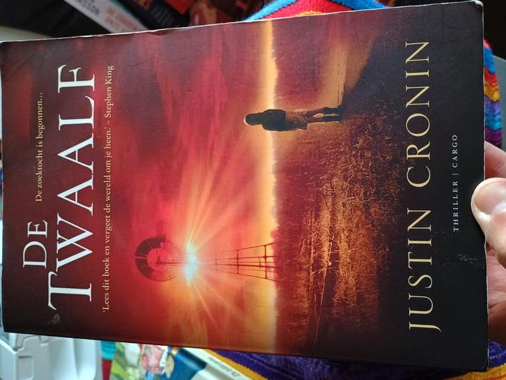 Justin Cronin - De twaalf, Boeken, Thrillers, Zo goed als nieuw, Amerika, Ophalen of Verzenden
