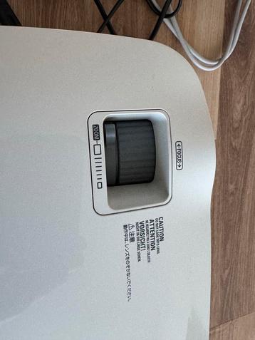 NEC VT590 Beamer - Gebruikt Vanaf 30 euro. beschikbaar voor biedingen