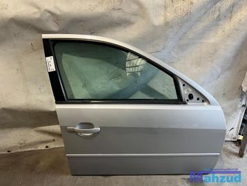 FORD MONDEO 3 Zilver 06 O6 Rechts voor deur 2000-2007 beschikbaar voor biedingen
